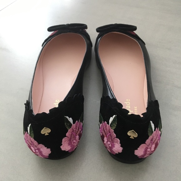 Kate Spade ♠️ Floral Black Shoes - Picture 4 of 6